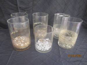 lot 236 image: TOTAL OF 6 CLEAR GLASS VASE6 H &amp 8 H&nbspNEED CLEANING&nbsp