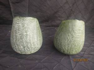 lot 240 image: DUO REGENCY INTERNATIONAL FROSTED GREEN 7 H GLASS VASE&nbsp