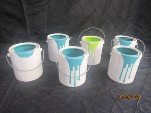 lot 241 image: TOTAL OF 6 CANDLE HOLDER 4 H PAINT BUCKETS&nbsp
