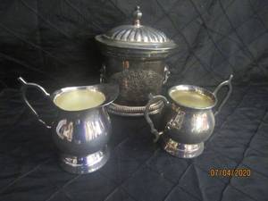 lot 274 image: ANTIQUE&nbsp SILVER CREAMER &amp SUGAR AND &nbsp 7.75  HEIGHT &nbsp ANTIQUE SILVER LIDDED ICE BUCKET WITH LION HEAD HANDLES&nbsp&nbsp