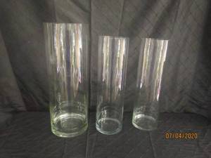lot 302 image: TOTAL OF 3 CYLINDER GLASS VASES&nbsp&nbsp19.75 H , 20H, 22 H&nbsp