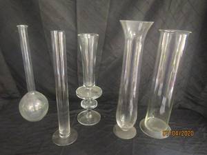 lot 304 image: TOTAL OF 5 ASSORTED GLASS VASES&nbsp