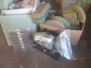 lot 336 image: GENEROUS AMOUNT OF ASSORTED FLORAL FOAM
