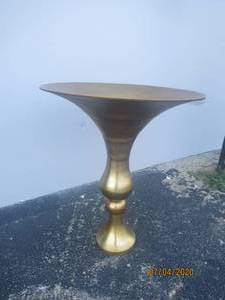 lot 345 image: LARGE FLOOR STANDING GOLD ACCENT FLARE VASE &nbsp&nbsp37HEIGHT&nbsp30  DIAM