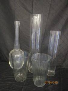 lot 346 image: TOTAL OF 5 ASSORTED GLASS VASES