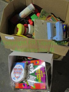 lot 30 image: Assorted vintage and modern toys