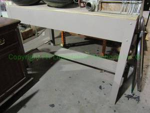 lot 77 image: Metal base Utility table 36 x 57 x 31