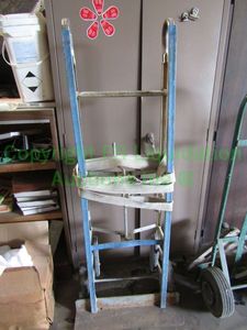 lot 82 image: FurnitureAppliance hand truck