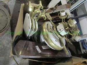 lot 100 image: Assorted ceiling fans unassembled