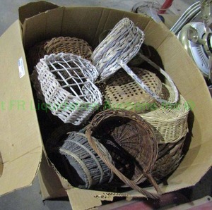 lot 101 image: Assorted baskets