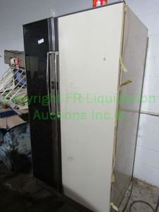 lot 118 image: Amana model SR25GL freezer refrigerator, 67 x 36 x 29