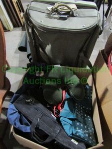 lot 128 image: Assorted tote bags box full and canvas suitcase