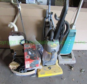 lot 161 image: Assorted vacuum cleaners Hovver, Eureka plus