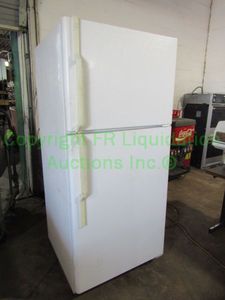lot 165 image: GE Hotpoint freezer refrigerator model HTS18BCMDRWW, 66 x 30 x 30