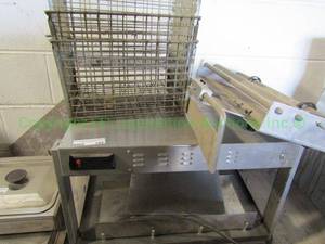 lot 183 image: Hatco Commercial stainless steel food warmer model GRKW-1 plus accessories