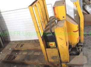 lot 218 image: Barrett PowerOx Industrial low lift pallet truck model WEX-40-27-50. Matches lot 219