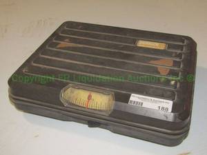 lot 188 image: Pelouze 100 pound capacity shipping scale model P100