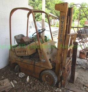lot 410 image: Hyster S30A forklift