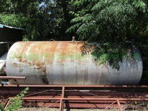 lot 420 image: Large reserve fuel tanks approx. 300-500 gallons each 3 total