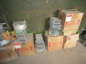 lot 426 image: Vintage A.P.S. mechanical fuel pump number display components