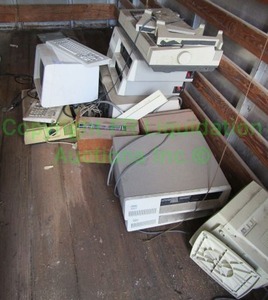 lot 438 image: Vintage assorted computers plus
