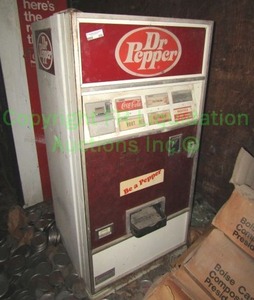 lot 458 image: Vintage Dr. Pepper Dixi Narco double depth soda can vendor model DN180105-5