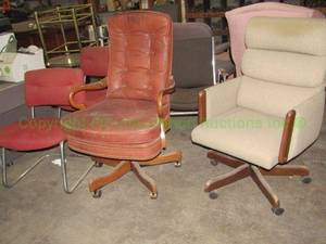 lot 97 image: Executive chairs one with leather seat and oak arms(2) and accent chairs (3)