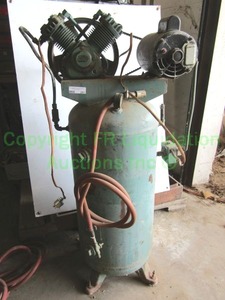 lot 261 image: Commercial Air compressor 35 gallon tank