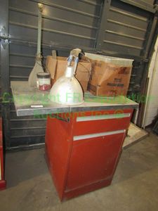 lot 291 image: Retro cashiers station and contents as shown