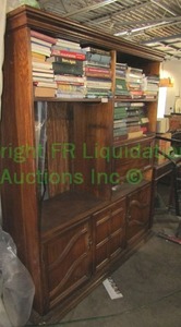lot 309 image: LARGE WOODEN ENTERTAINMENT CENTER STYLE UNIT (73 x 58 x 16)