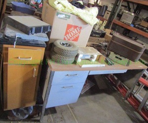 lot 260 image: Desk and assorted items on top
