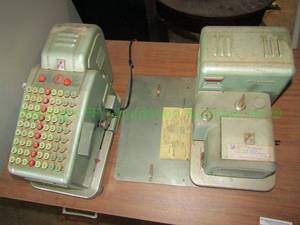 lot 259 image: Vintage F & E Check protector and Royal Companion sign-O-meter