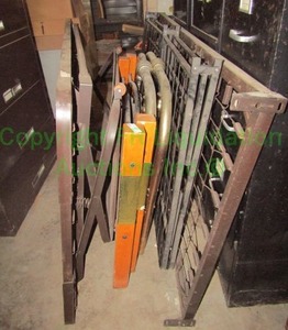 lot 315 image: Assorted bed head & foot boards plus
