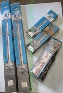 lot 346 image: TAPCO FLOOR JACKS IN ASSORTED SIZES