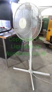 lot 365 image: PEDESTAL FAN MODEL SS18