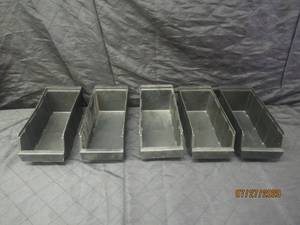 lot 385 image: TOTAL OF 6 CAMBRO BLACK&nbsp ORGANIZER BINS&nbsp5412CBP