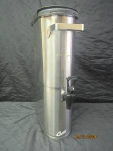 lot 386 image: CURTIS 3.5 GALLON STAINLESS STEEL NARROW ICE TEA DISPENSER TCN031