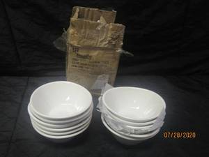lot 410 image: TOTAL OF 12 CREATIONS TM067 SMALL CREAM MELAMINE&nbsp FLARED SOUP 6 DIAM&nbsp BOWLS&nbsp