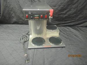 lot 422 image: COMMERCIAL 3 DECANTER&nbsp COFFEE MAKER&nbsp