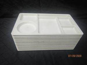 lot 424 image: TOTAL OF 13 CAMBRO 915CW&nbsp 6 SECTON PLATES&nbsp