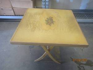 lot 432 image: VINTAGE FOLD UP TABLE&nbsp&nbsp27 X 27 X 28 H&nbsp