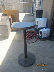 lot 437 image: PUB TABLE&nbsp 21 DIA 43 TALL
