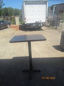 lot 439 image: PUB TABLE&nbsp 36X24X 43 TALL