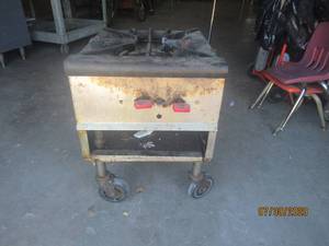 lot 74 image: COMMERICAL STOCK POT BURNER RANGE&nbsp
