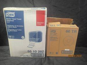 lot 466 image: DUO TORK&nbsp DISPENSERS&nbsp&nbsp- BATH TISSUE 66TR&nbsp- HAND TOWEL SS10282&nbsp