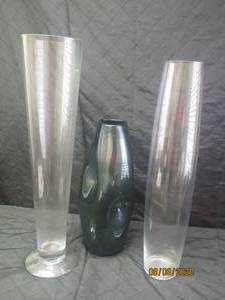 lot 30 image: TOTAL OF 3 TALL&nbsp ASSORTED GLASS VASES &nbsp&nbsp25 12 TALL ,&nbsp 23 34  TALL , 17 12  TALL&nbsp