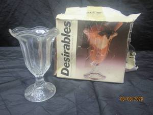 lot 52 image: TOTAL OF 4 ITALY CRYSTAL DESIRABLES 6OZ SUNDAE GLASSES NEW IN BOX&nbsp