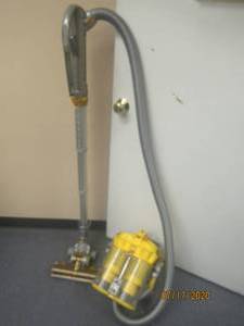 lot 87 image: DYSON DC11 ALL PURPOSE TELESCOPE LIFETIME HEPA VACUUM