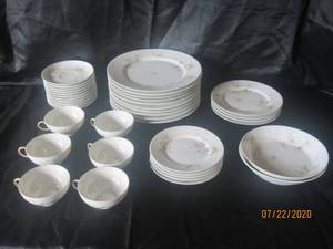 lot 486 image: 38 PC ANTIQUE&nbsp LIMOGES FRANCE&nbsp WM GUERIN &amp&nbsp COMPANY FOR DULIN &amp MARTIN FLORAL PATTERN DINNERWARE SET MATCH 483