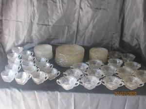 lot 95 image: 76PC VINTAGE� PINEAPPLE AND FLORAL INDIANA CLEAR PRESSED PATTERN GLASS� DINNERWARE SET�